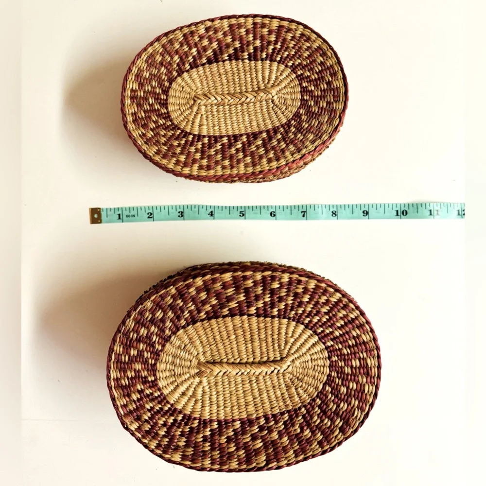 2PC Vtg 70s Finely Handwoven oval nesting baskets.Beautiful neutral tones.